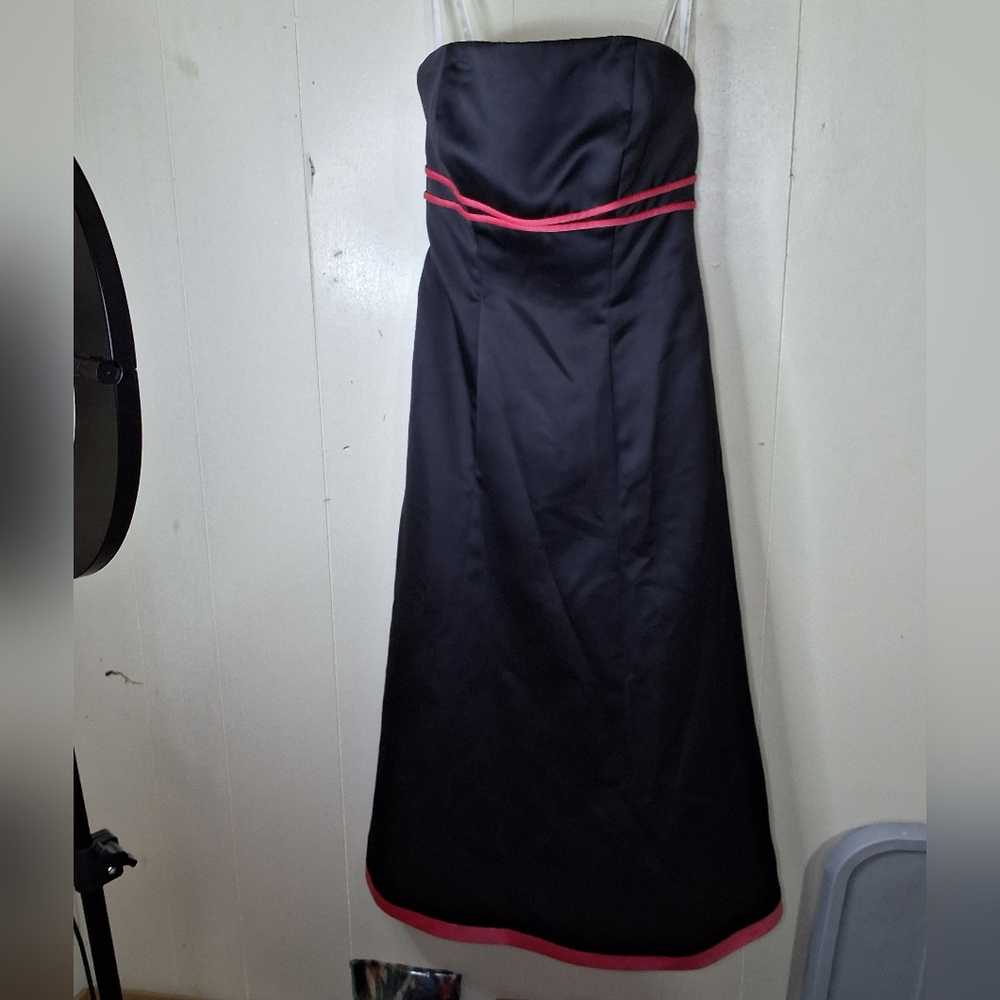 Elegant Strapless Black Dress with Red Accents